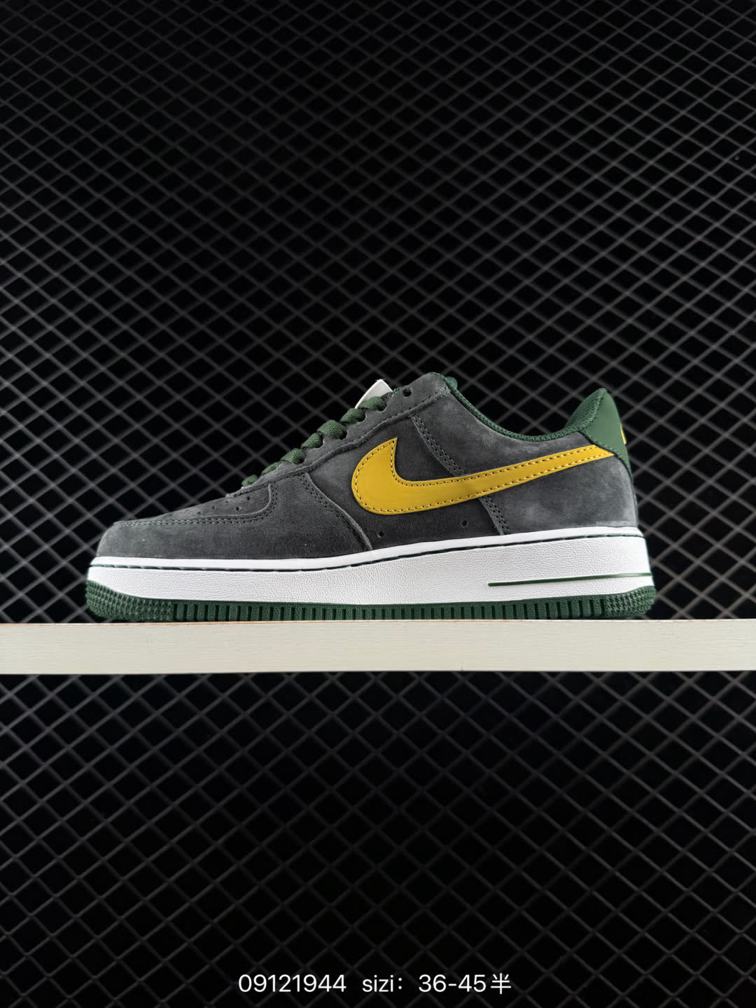NIKE AIR FORCE 1-DV0788-010